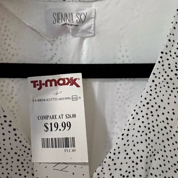 Black and white dot maxi dress with slit - Picture 2 of 7